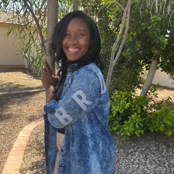 Meet your Posher, Bria - Picture 1 of 1